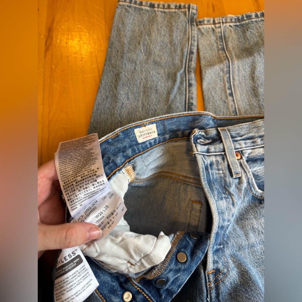 Levi’s 501 High Rise Button Up Jeans - Picture 3 of 5